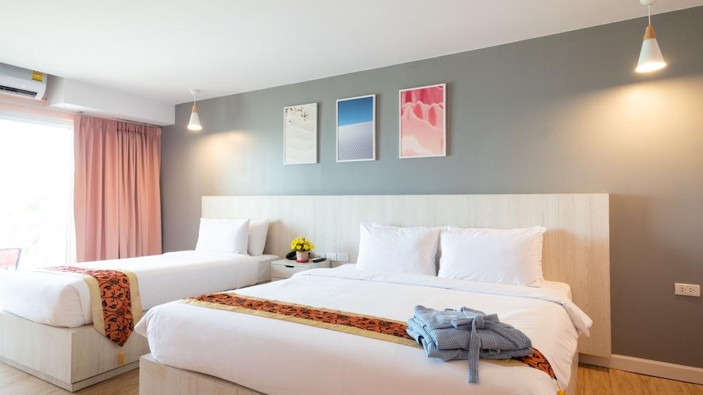 Royal Phala Cliff Beach Resort Банчанг Екстер'єр фото