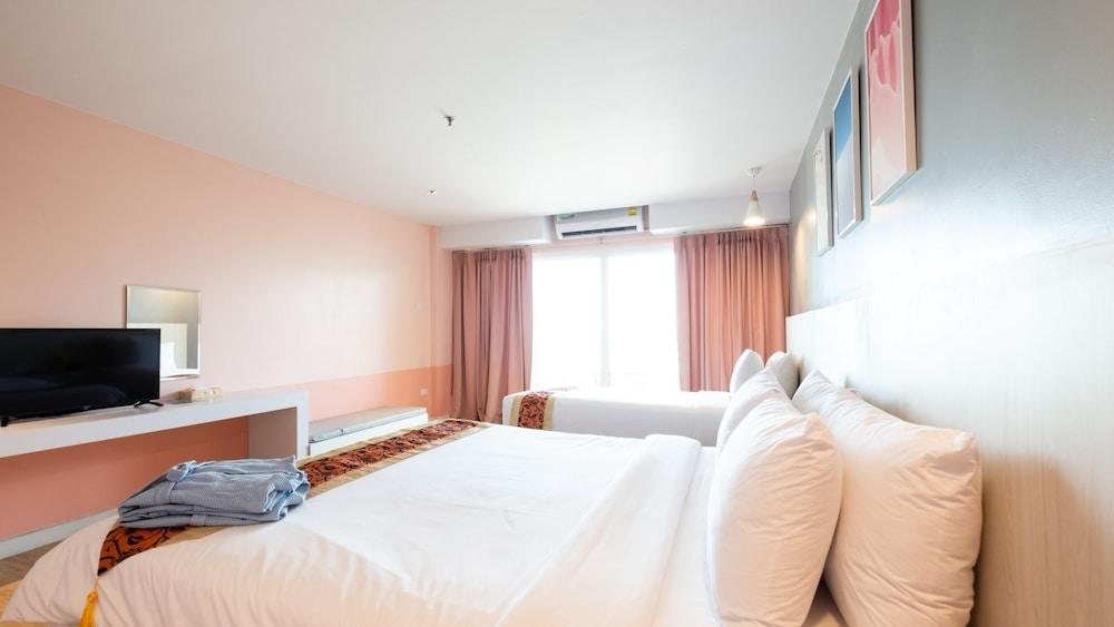 Royal Phala Cliff Beach Resort Банчанг Екстер'єр фото